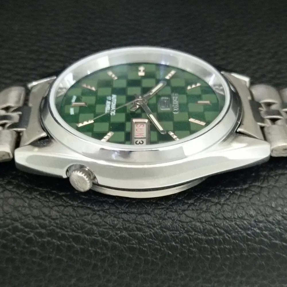 Vintage 1972 Seiko Automatic Mens Silver Watch W/daydate & Silver Accents